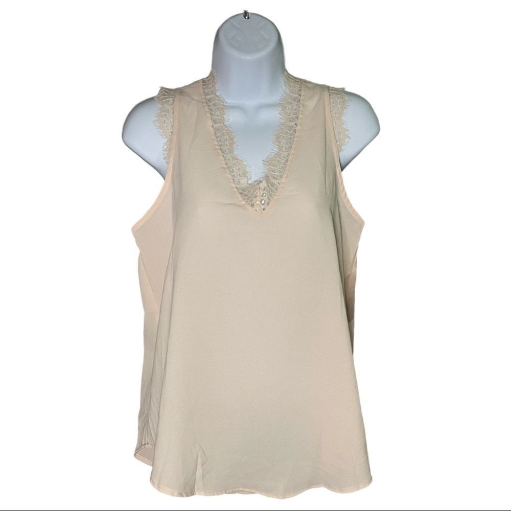 🎉 3/$25 🎉 Small Blush Lace Tank Blouse